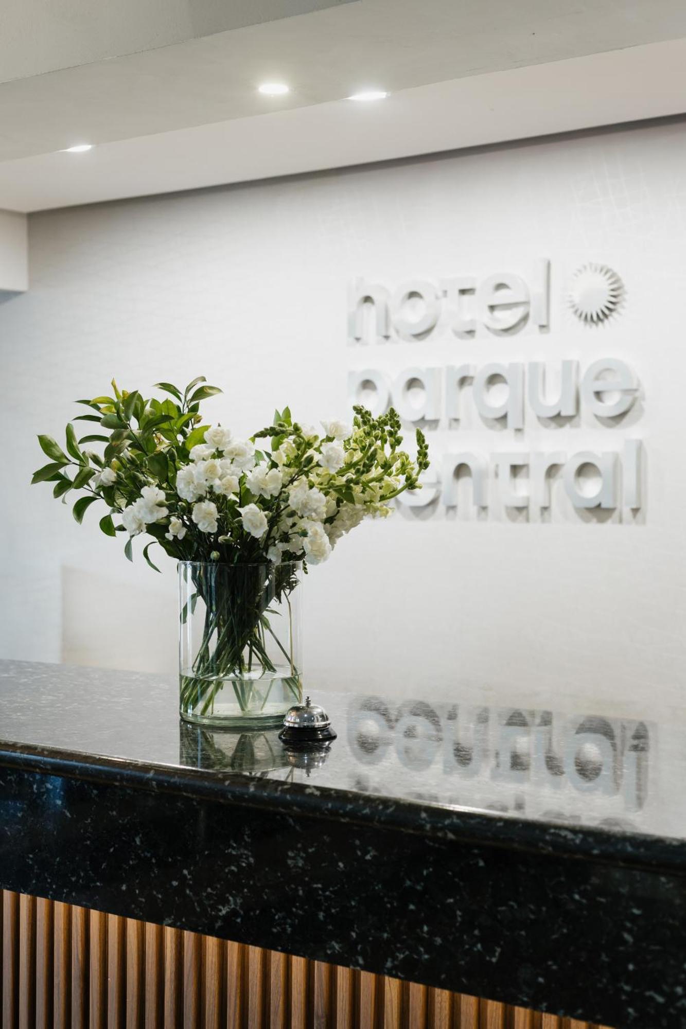 Hotel Parque Central Monterrey Ngoại thất bức ảnh