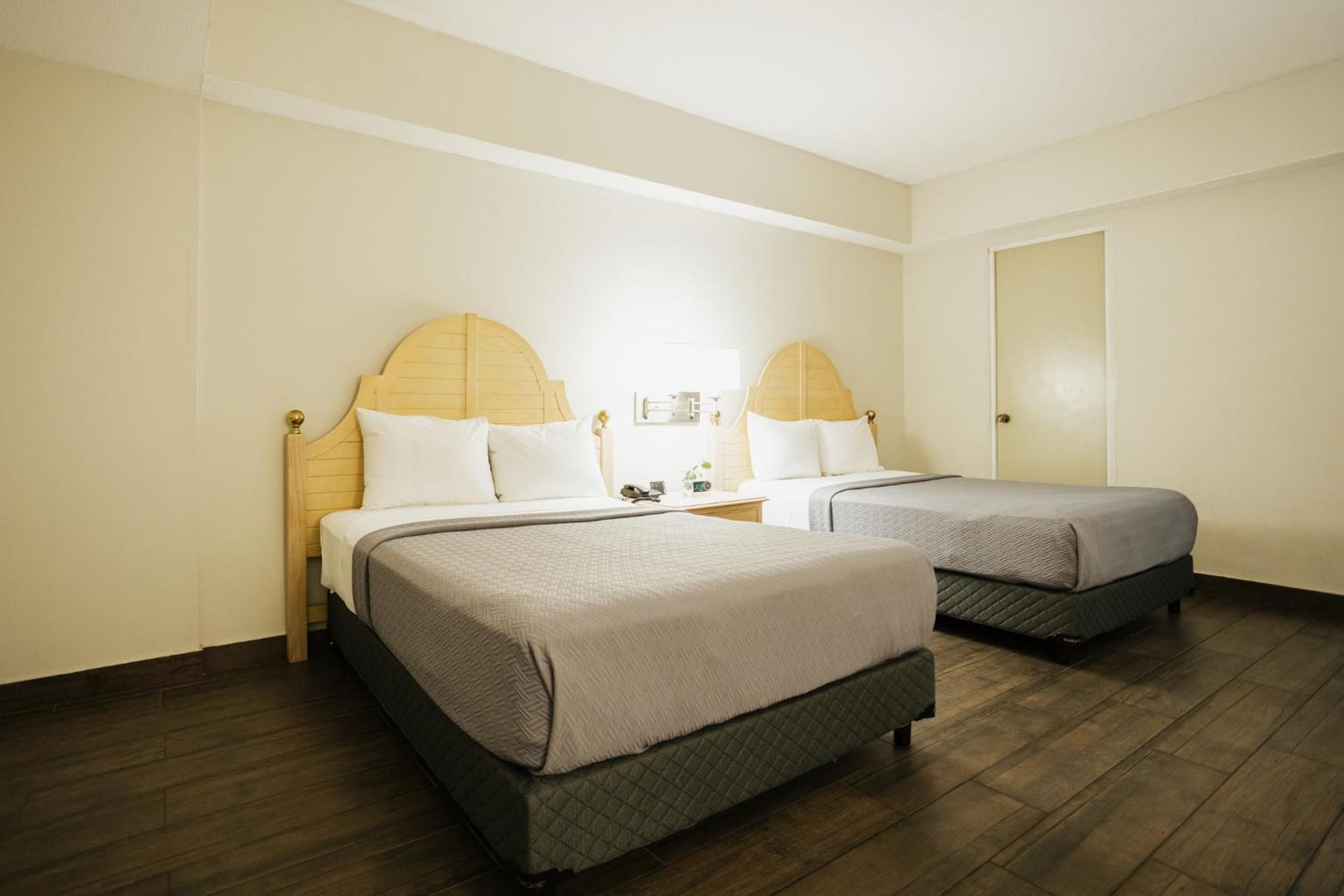 Hotel Parque Central Monterrey Ngoại thất bức ảnh
