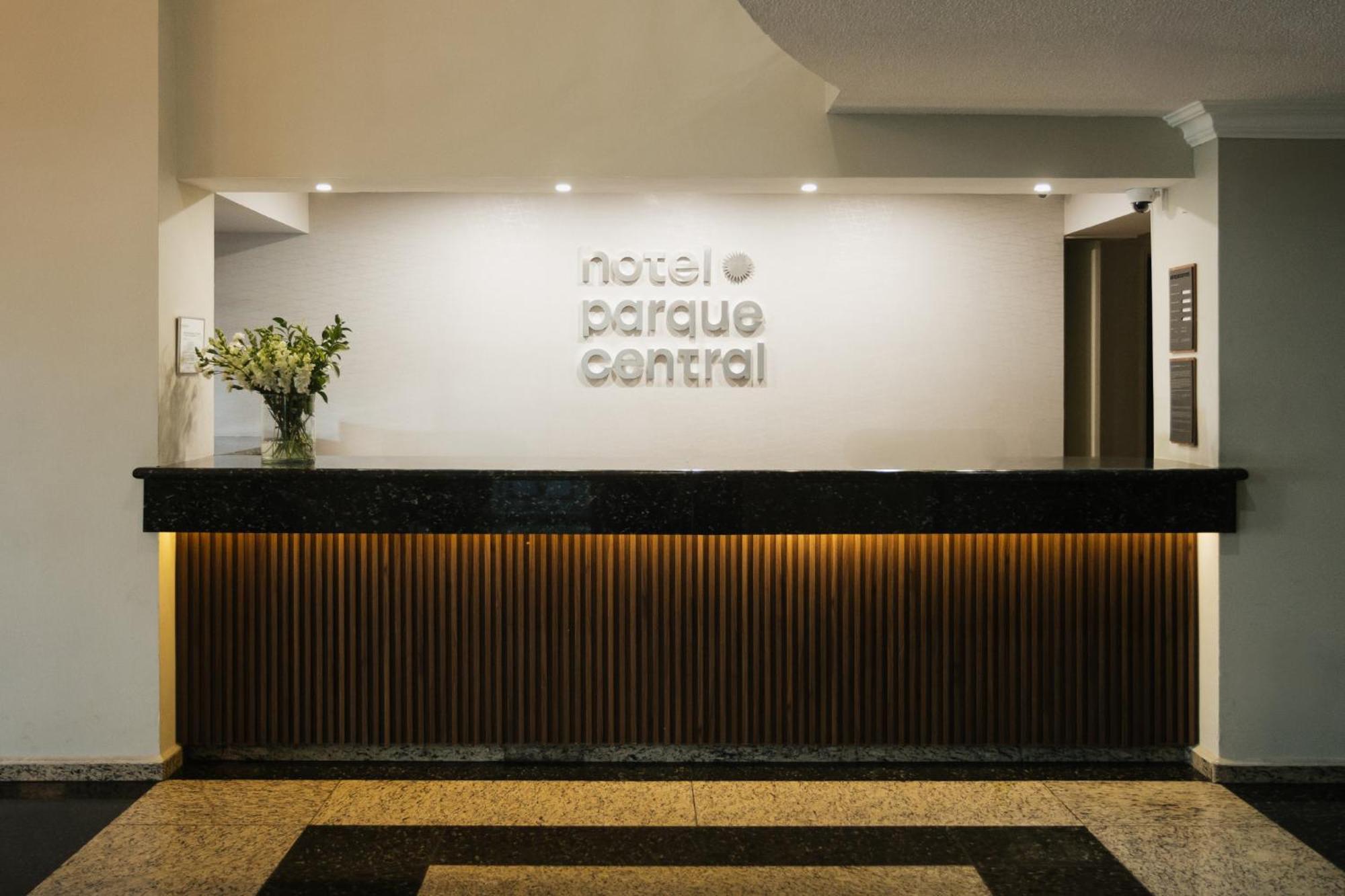 Hotel Parque Central Monterrey Ngoại thất bức ảnh