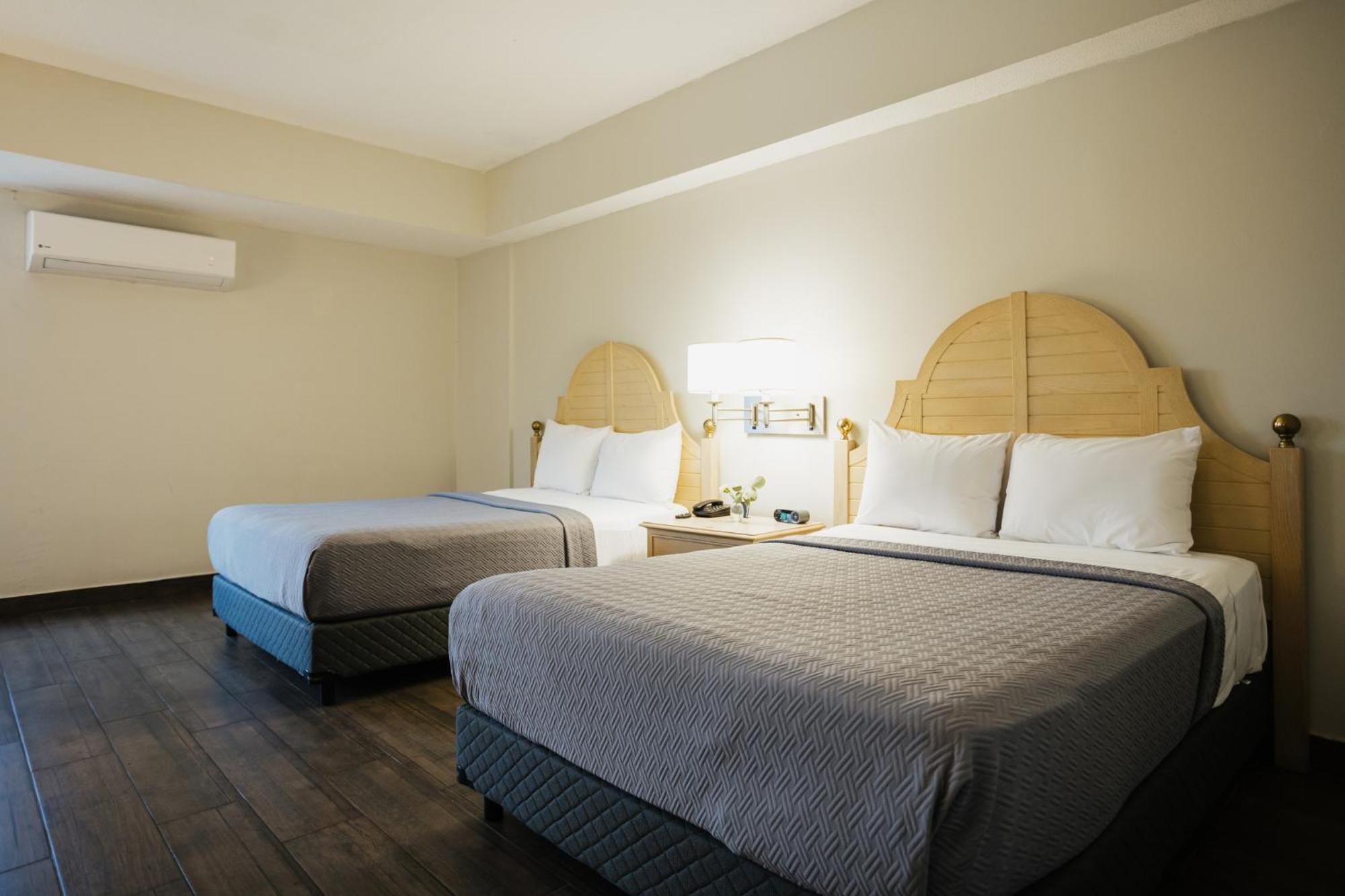 Hotel Parque Central Monterrey Ngoại thất bức ảnh
