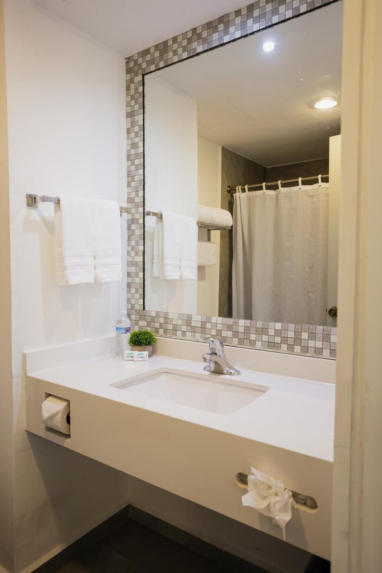 Hotel Parque Central Monterrey Ngoại thất bức ảnh