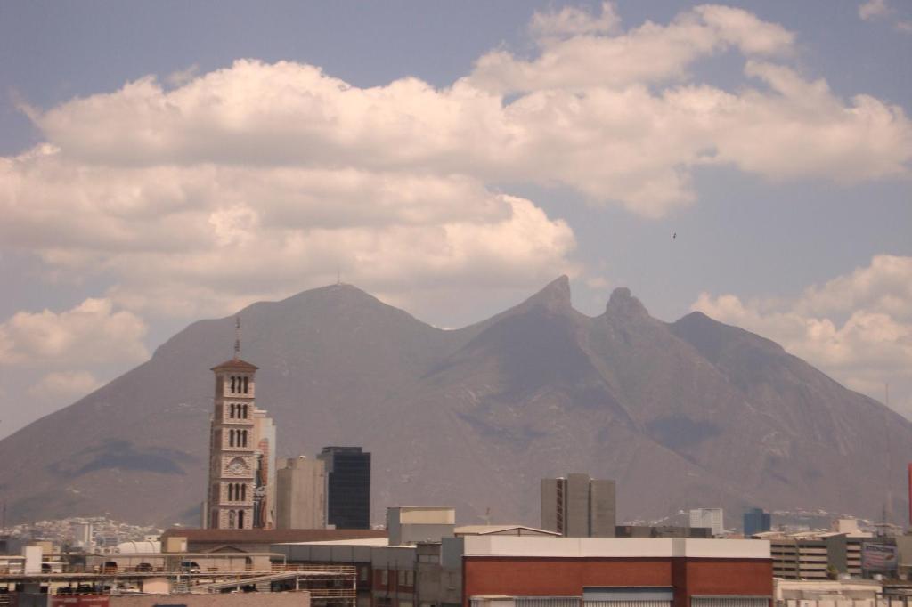 Hotel Parque Central Monterrey Ngoại thất bức ảnh